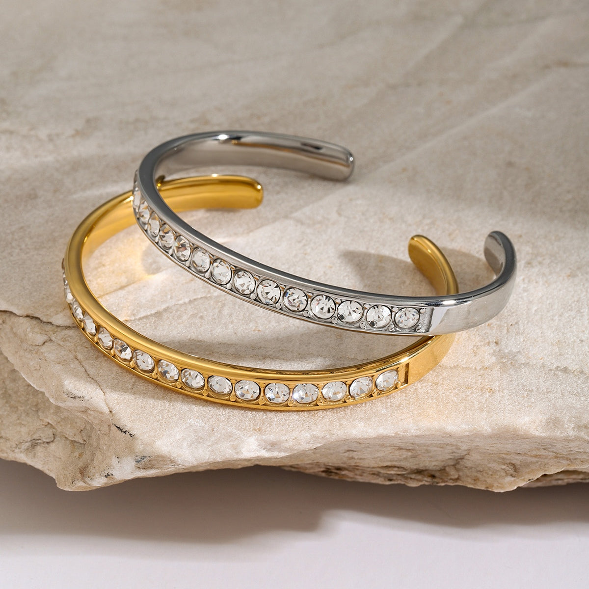 Inlaid Zircon Bracelet